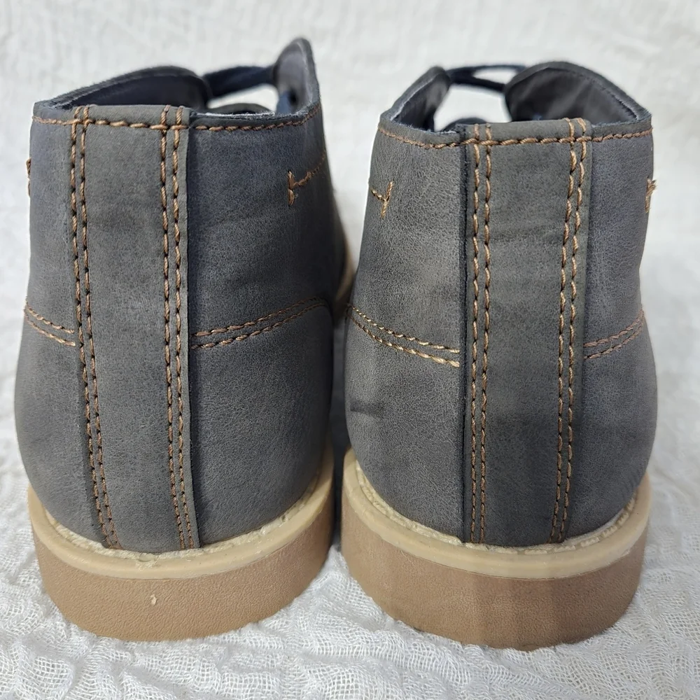 Levi's Cambridge Men Sz 8 Suede Leather Grey Casual Chukka Preppy Academia Boots
